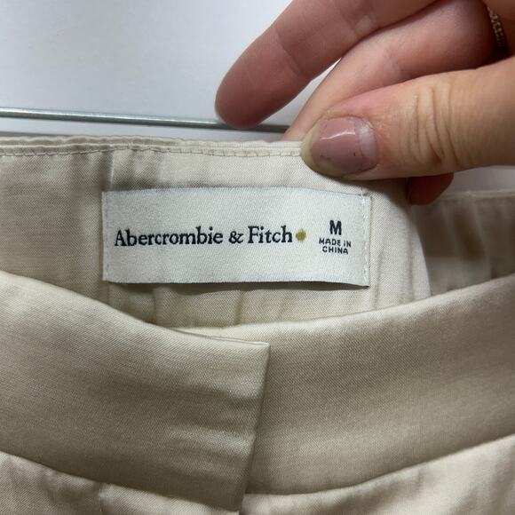 Abercrombie Off White Cream Neutral High Rise Satin Short Medium Minimalist - Picture 4 of 4